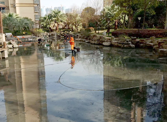 班戈景观池淤泥清理