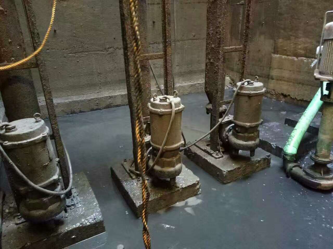 班戈污水池清理